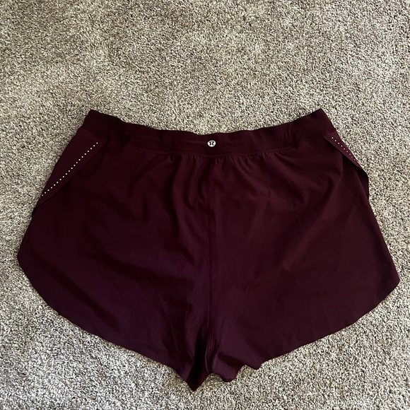 Lululemon Find Your Pace high rise lined 3 inch short - Picture 7 of 10